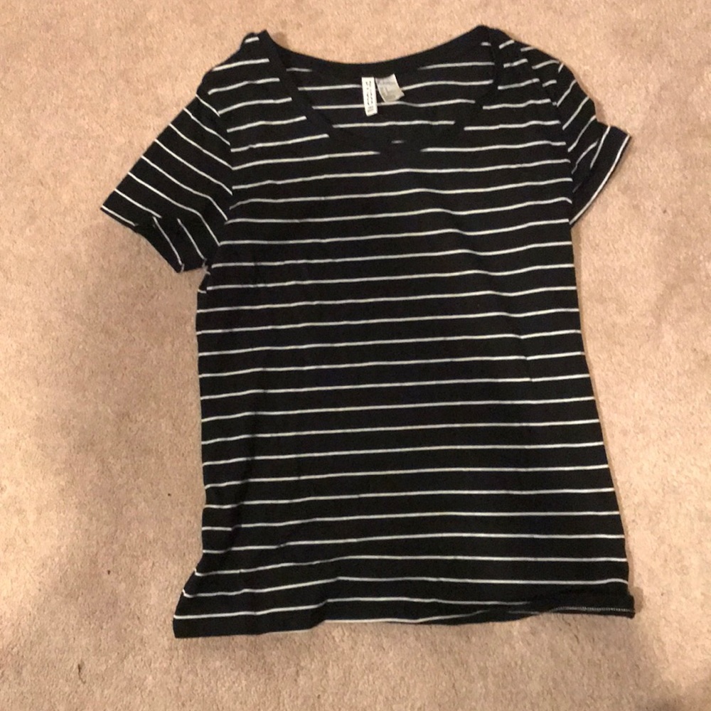 Black and white tee size medium
